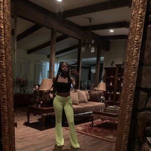 Meet your Posher, Maya